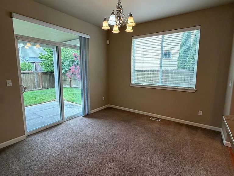 1415 Grindstone Dr SE — Photo 10