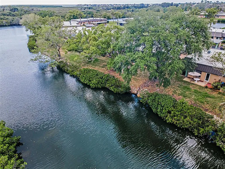 4200 Hampton Dr — Photo 37
