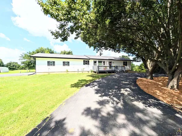 255 N 5th St, New Strawn, KS 66839