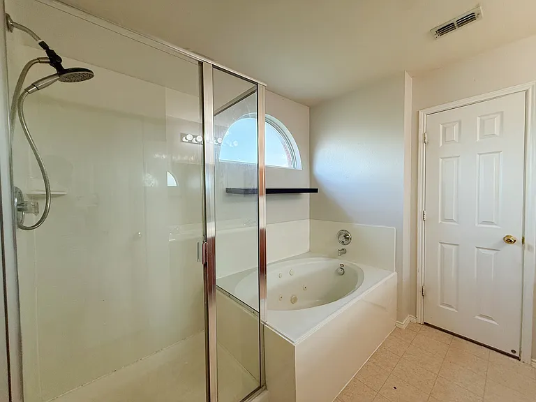 1916 Silver Leaf Dr — Photo 34