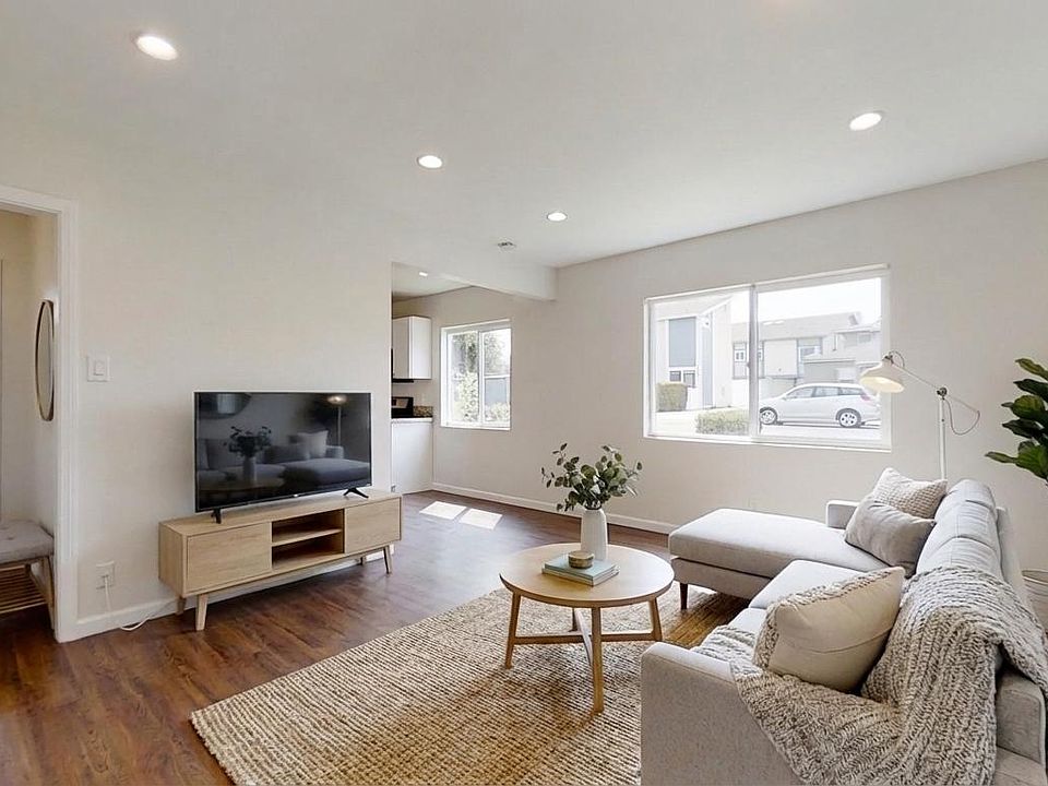 1st image of 2619 Gates Ave APT A