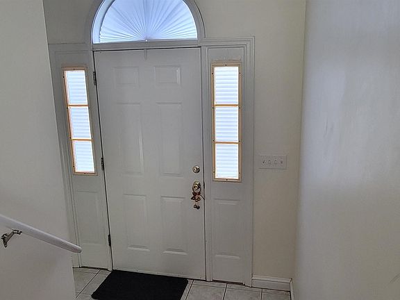 3rd image of 1211 Delwood Dr N