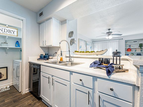 3rd image of 10730 Glenora Dr APT 105
