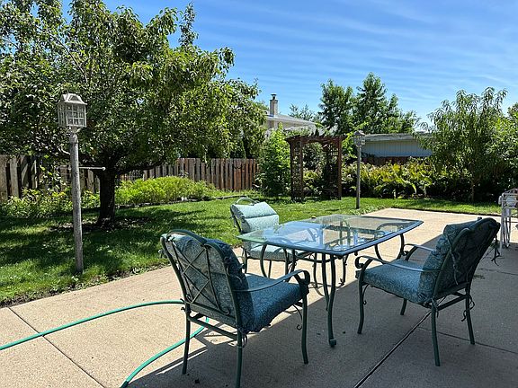 3rd image of 1819 N Aralia Dr