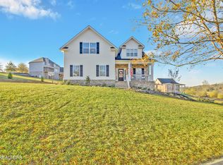 105 Plumberry St, Oak Ridge, TN 37830