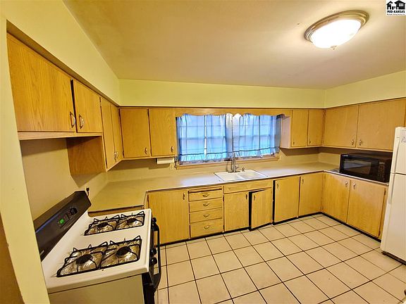 4th image of 307 W 27th Ave