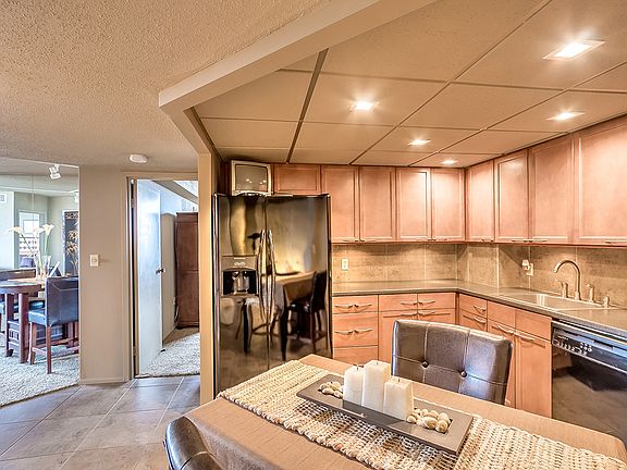 3rd image of 925 N Halifax Ave APT 806
