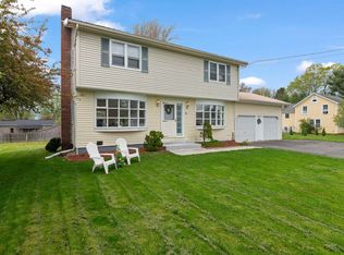 890 Essex Rd, Williston, VT 05495