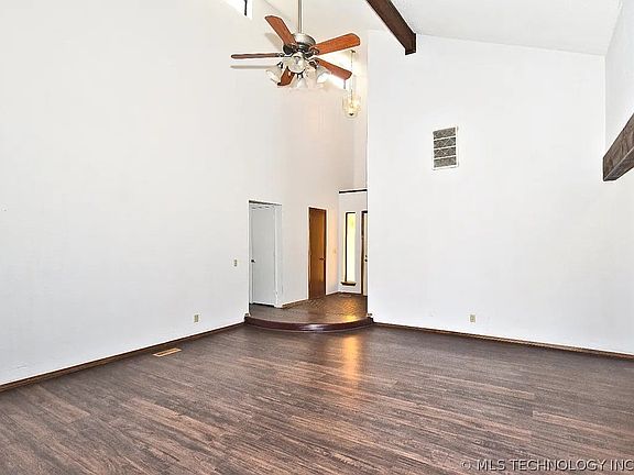 4th image of 2208 W Memphis St