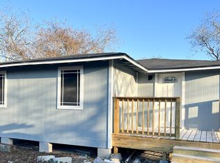 505 S Lee St, Mathis, TX 78368