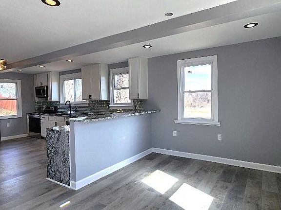 4th image of 12829 Spanish Pond Rd