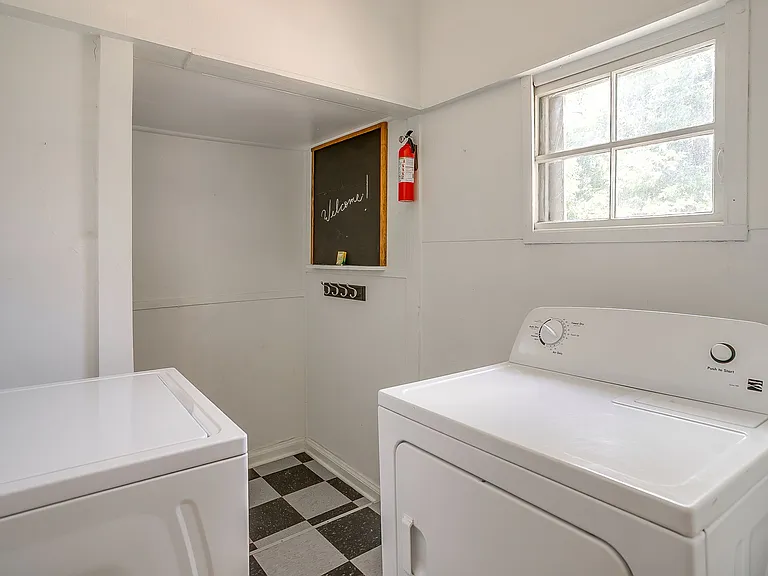 1630 Mistletoe Blvd #B — Photo 24