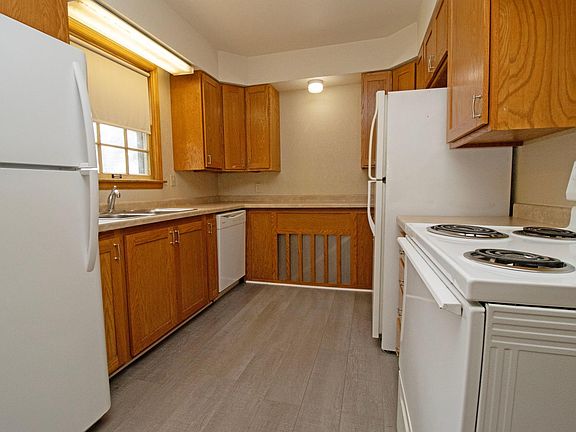 4th image of 815 5th Ave S