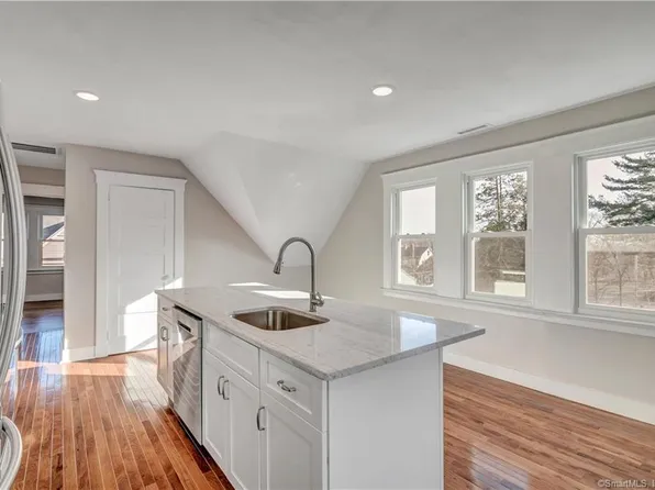 22 Hubinger St #3, New Haven, CT 06511