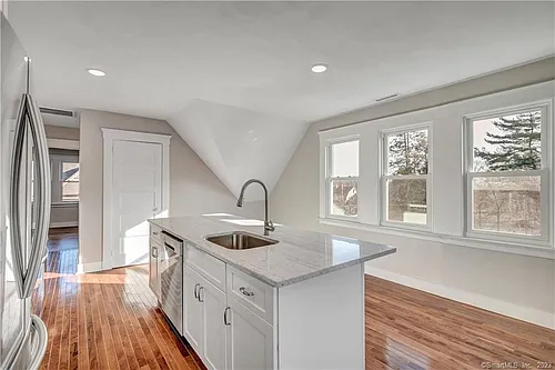 22 Hubinger St Photo 1