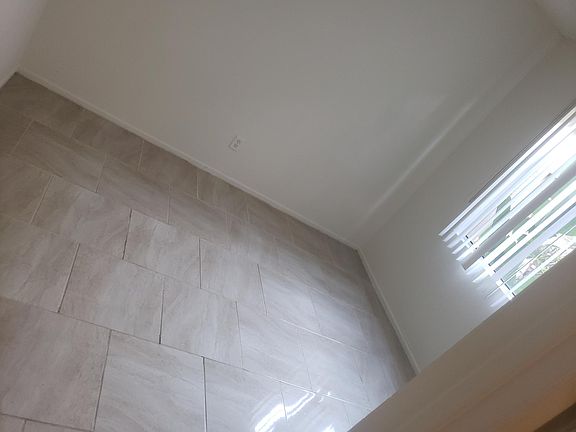 5th image of 713 E Altadena Dr APT 120