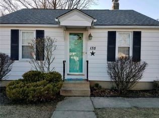 135 Bartlett Dr, Warwick, RI 02886