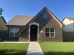 2105 9th St, Lubbock, TX 79401
