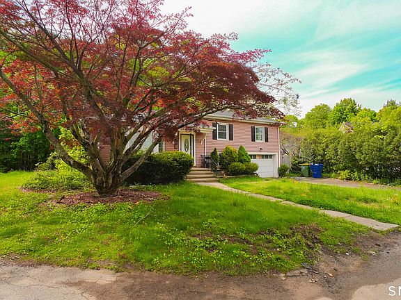 3rd image of 24 Sunfield Circle