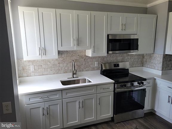 2nd image of 6757 Woodley Rd