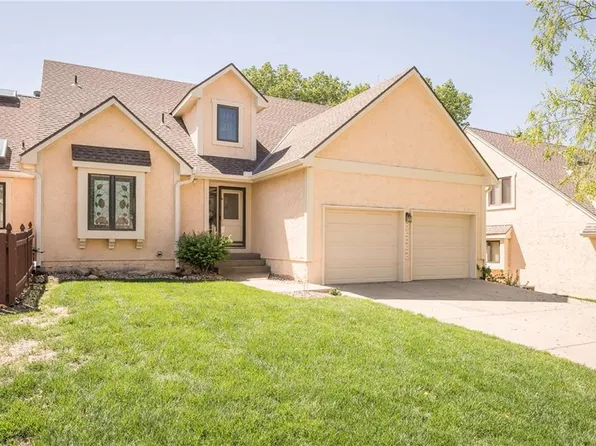 8522 Westgate St, Lenexa, KS 66215