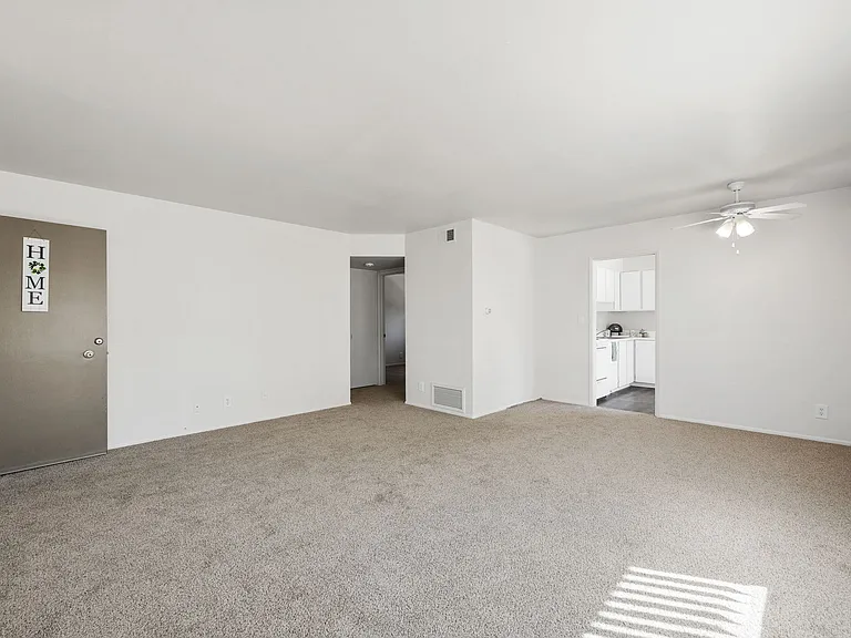 Carleton Terrace Apartments — Photo 15