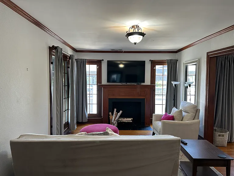 157 N Cambridge St — Photo 3