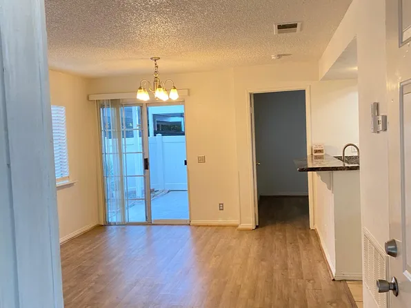 8463 De Soto Ave Unit 6, Canoga Park, CA 91304