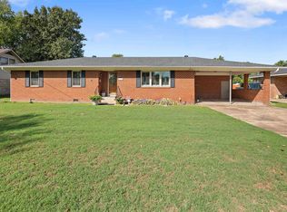 120 NE Brewer Dr, Walnut Ridge, AR 72476