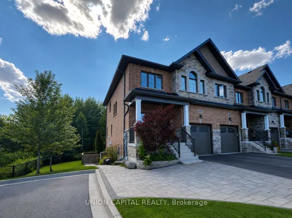 47 Gord Matthews Way, Uxbridge, ON L9P 0E9