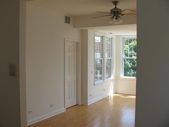 5th image of 4116 N Oakley Ave #2