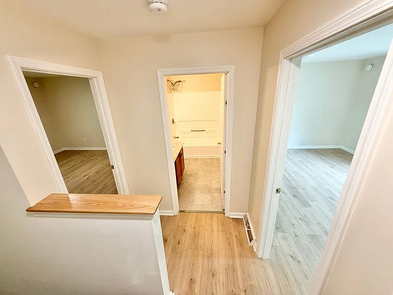 7 Ira Ln — Photo 9