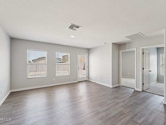 5th image of 162 W Douglas Ave