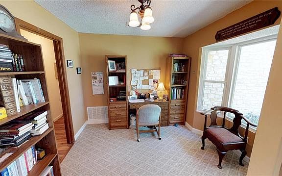 3rd image of 141 Crest Circle Dr