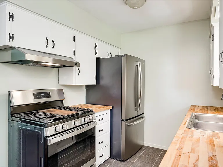 1707 Overhill Dr — Photo 9