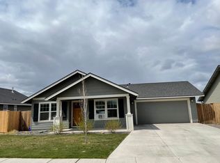 1977 NE 3rd St, Redmond, OR