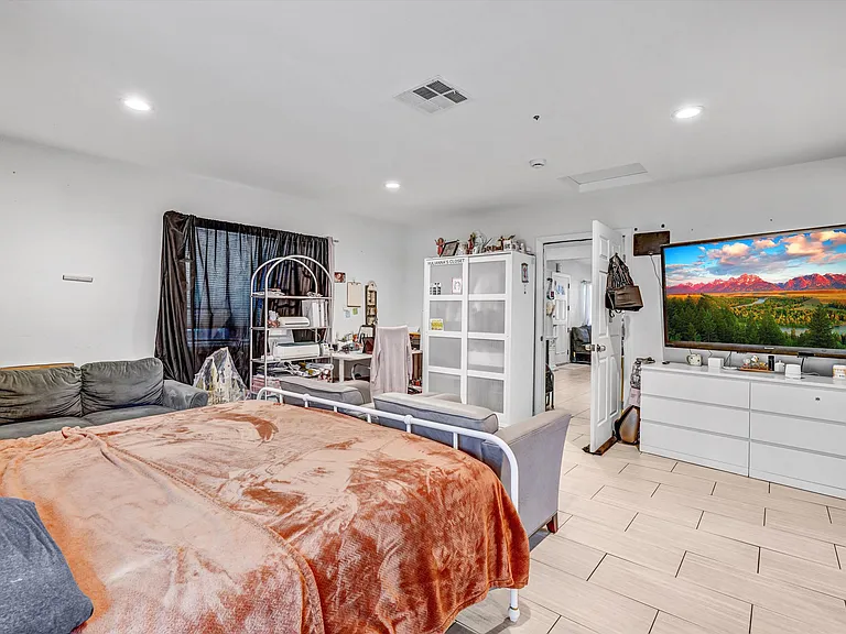 10515 S Firmona Ave — Photo 8