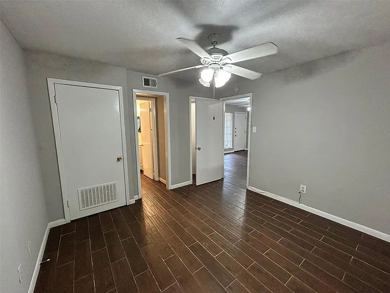 425 Emerson St #6 — Photo 7