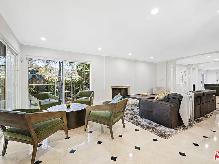 2461 Jupiter Dr — Photo 25