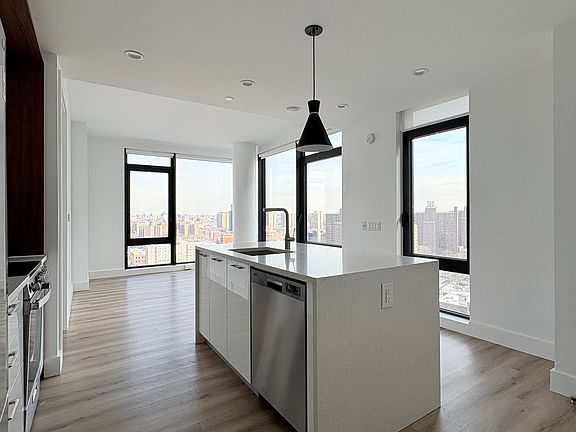 2nd image of 228 E 135th St #2101