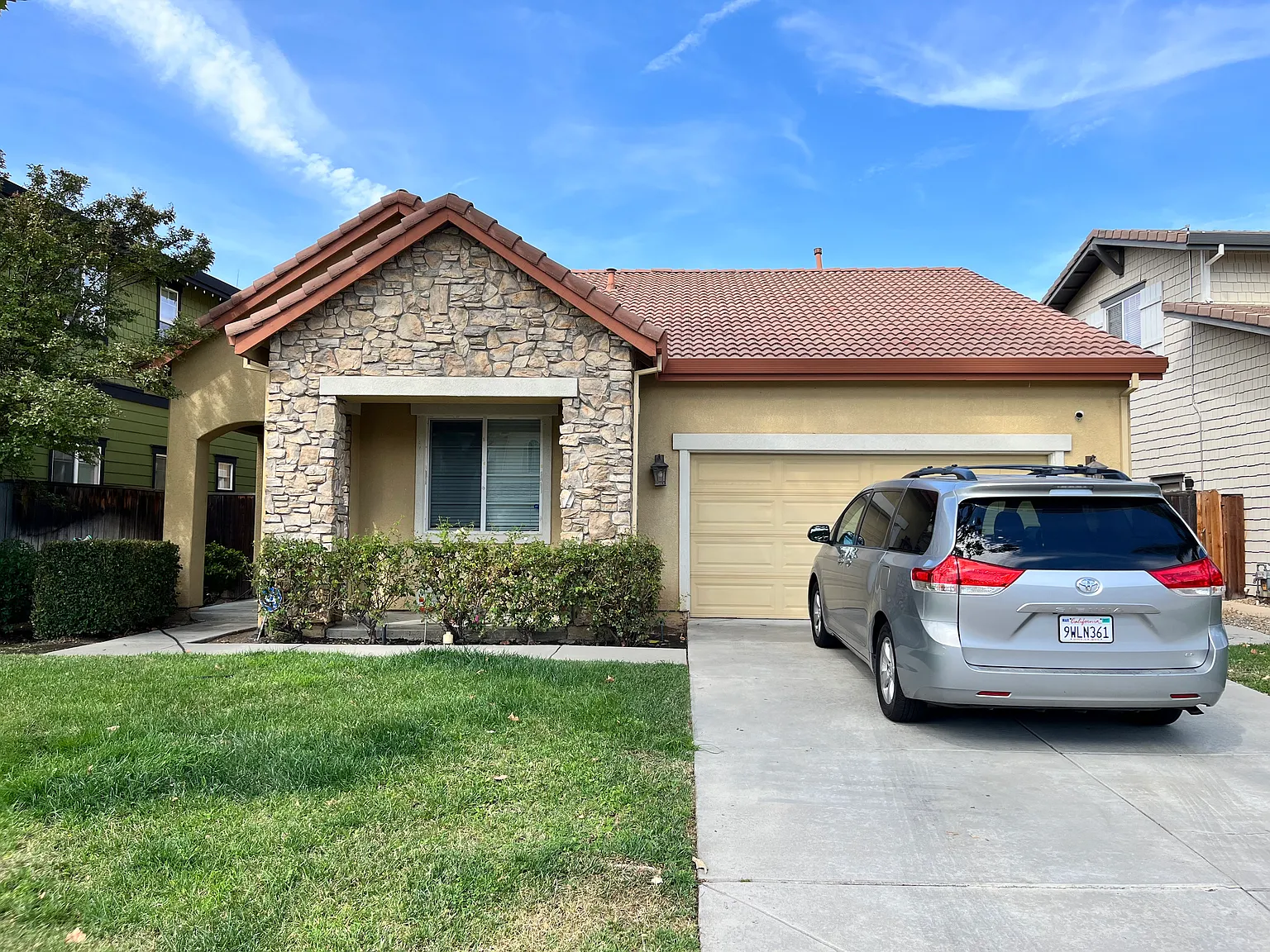 4 bed, 1810 sqft, $2,995 — Photo 1