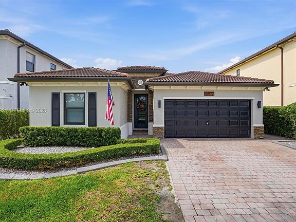 5th image of 16572 SW 43rd Ln