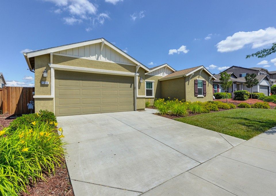 1st image of 1283 Banyan Way