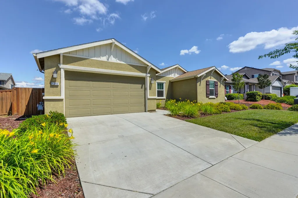 1283 Banyan Way photo 1