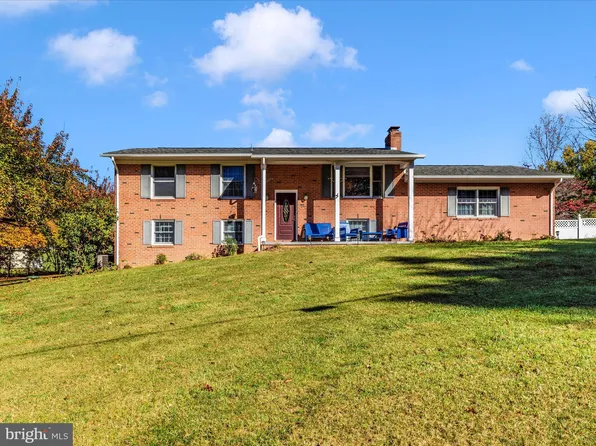9242 Oak Tree Cir, Frederick, MD 21701