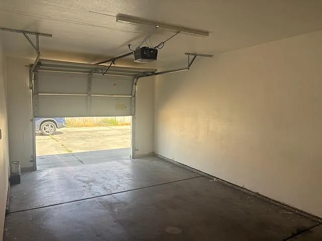 9625 N Loop Blvd #B — Photo 7