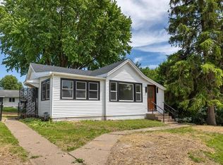 2040 Avalon Rd, Dubuque, IA 52001