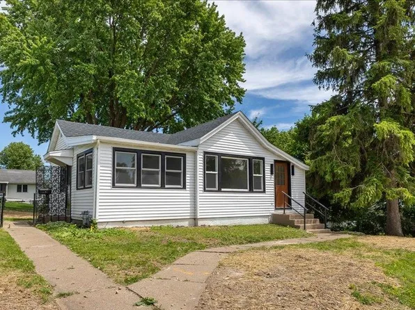 2040 Avalon Rd, Dubuque, IA 52001