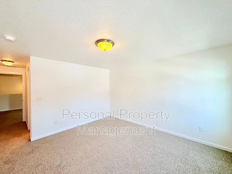 1200 SE 7th St — Photo 9