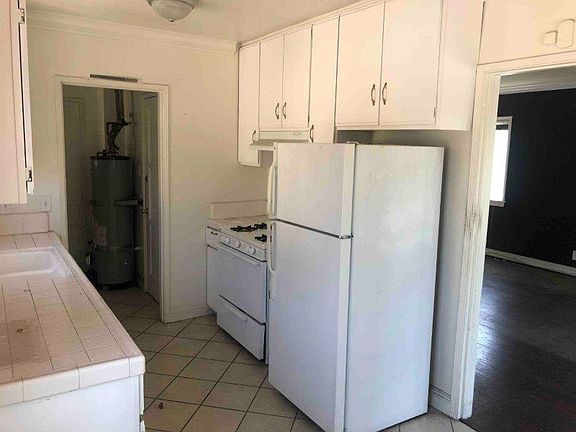 4th image of 870 S Gramercy Pl #4